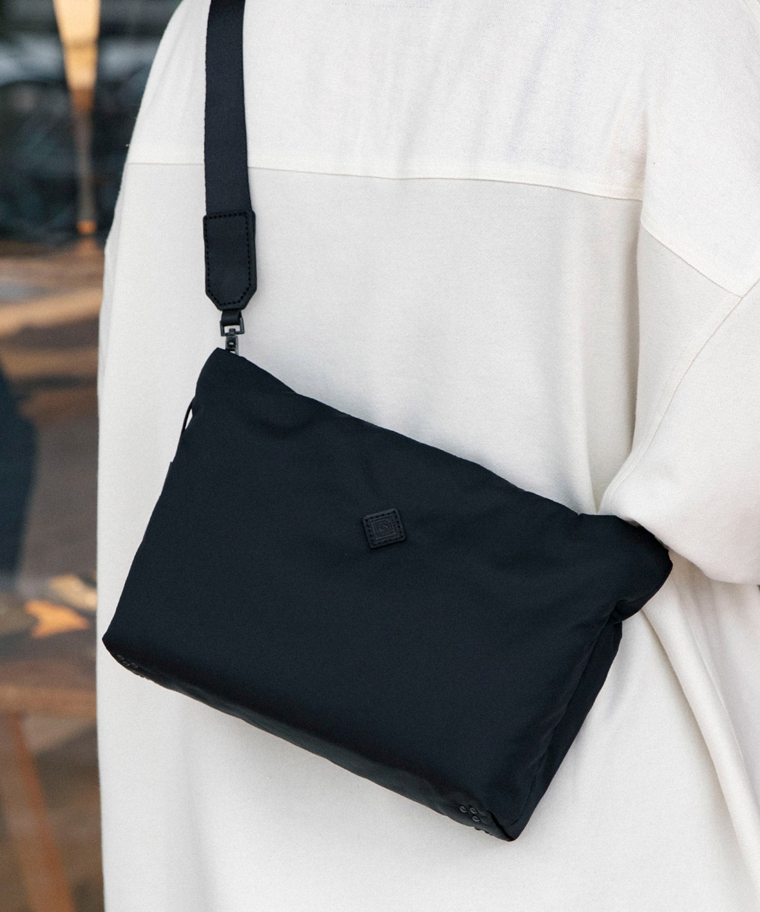 BASIC POUCH M (POLYESTER)+SHOULDER
