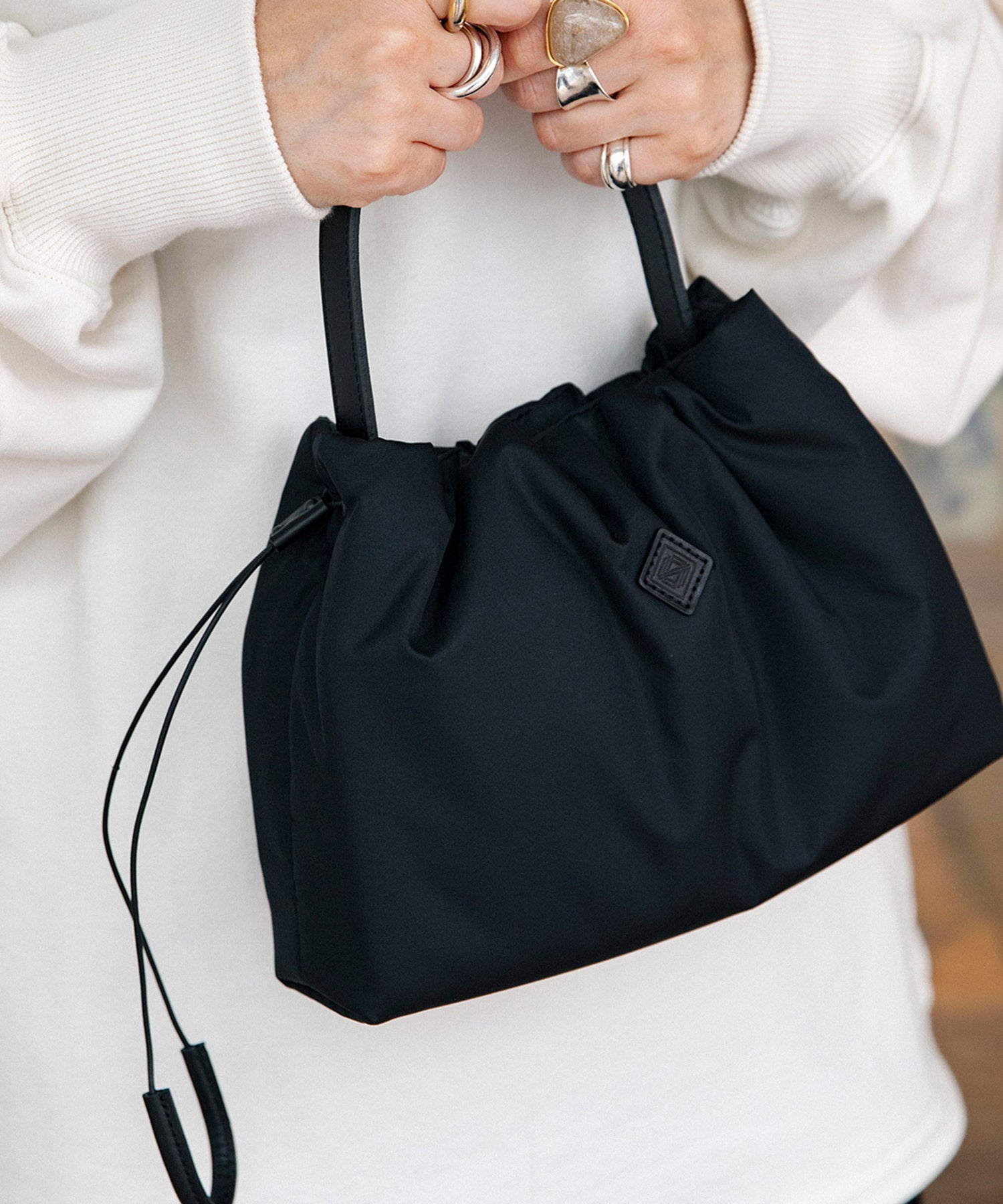 BASIC POUCH M (POLYESTER)+SHOULDER