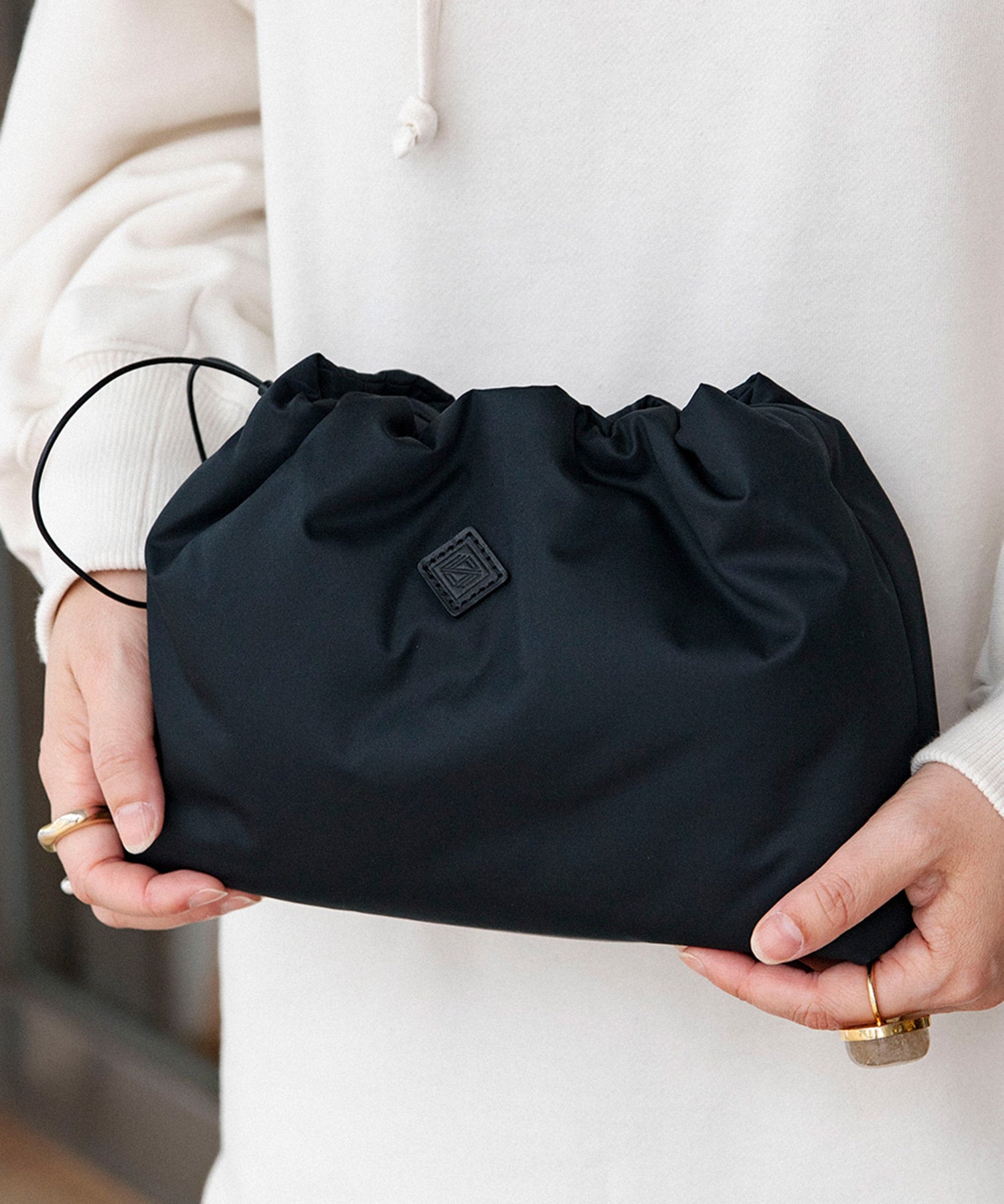 BASIC POUCH M (POLYESTER)+SHOULDER