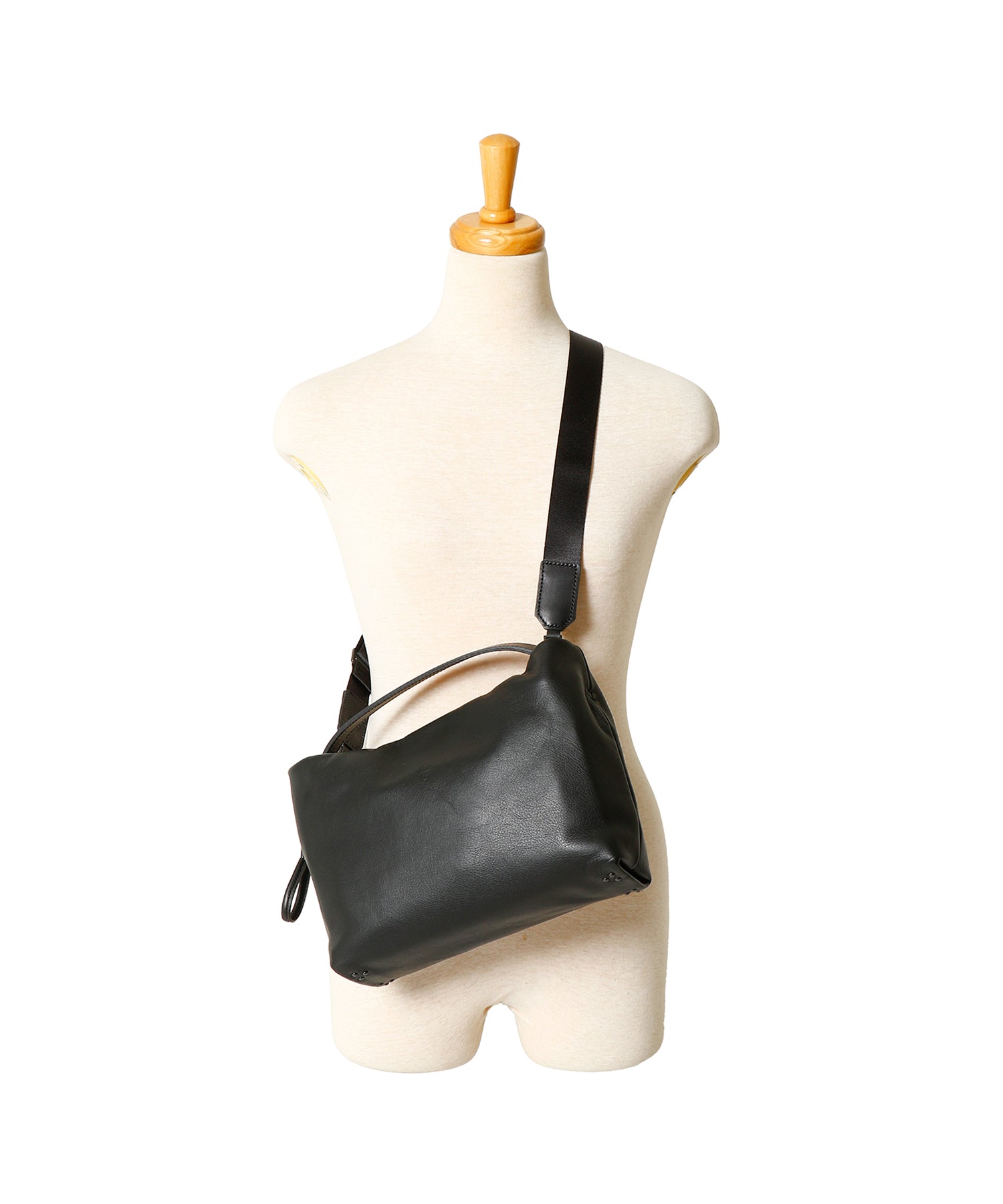 BASIC POUCH M LEATHER SHOULDER