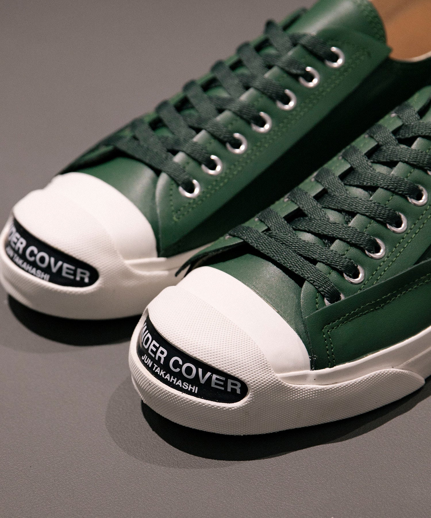 TOE LOGO LEATHER SNEAKERS