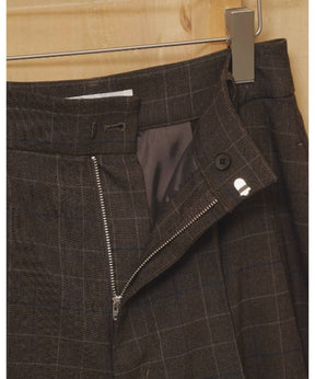 Pleats Bermuda Pants