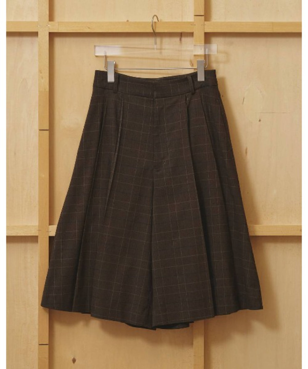 Pleats Bermuda Pants