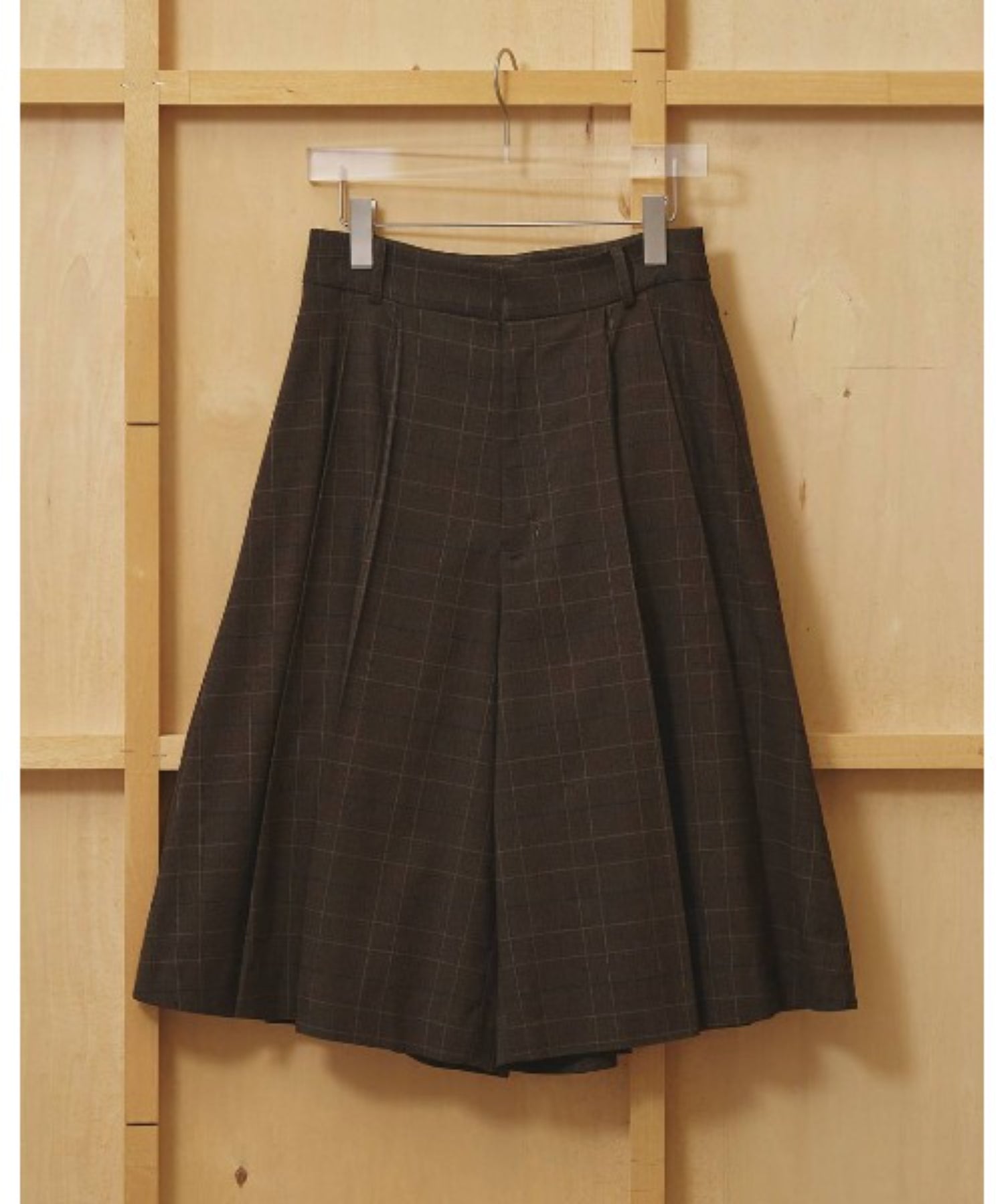 Pleats Bermuda Pants