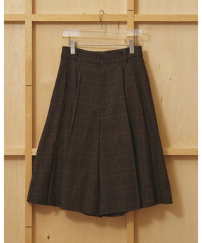 Pleats Bermuda Pants
