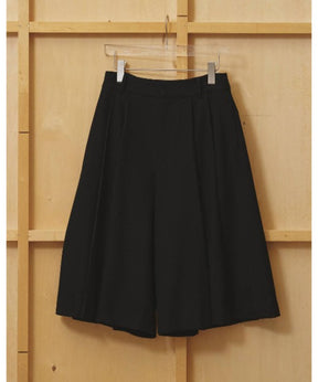 Pleats Bermuda Pants