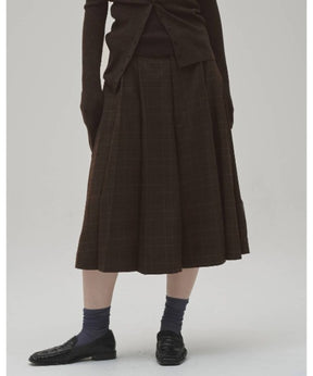 Pleats Bermuda Pants