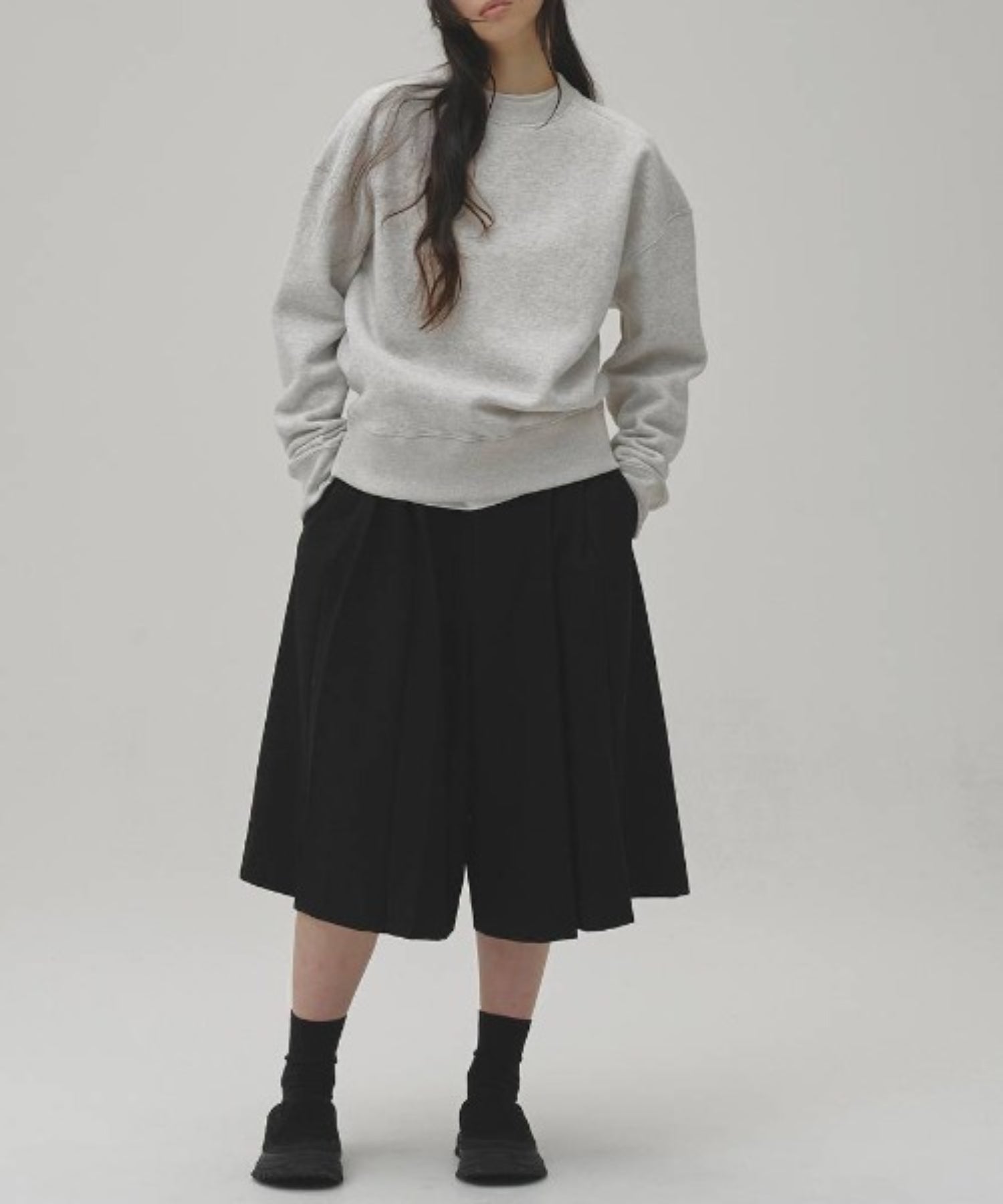 Pleats Bermuda Pants
