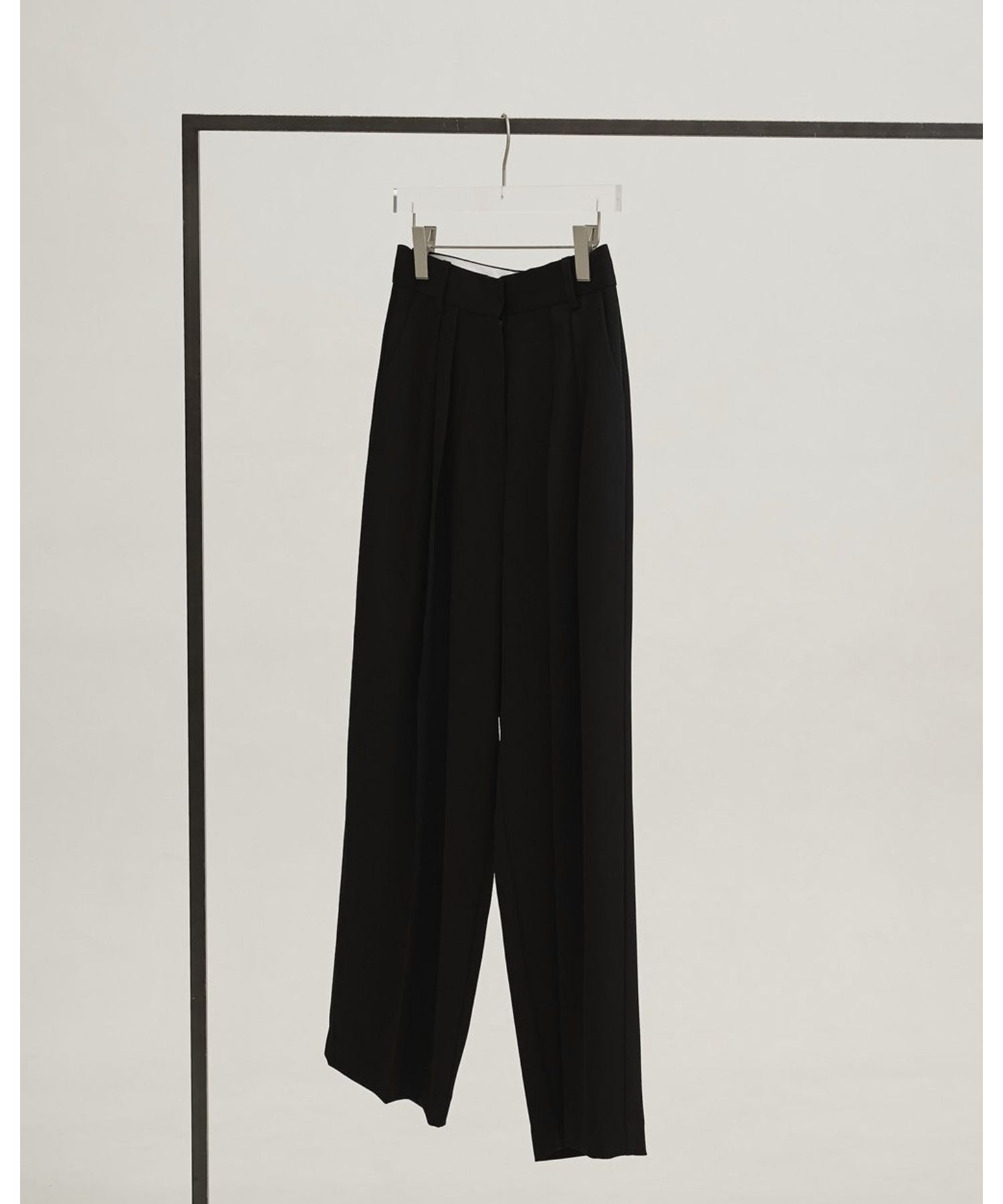 Tuck Wide Trousers