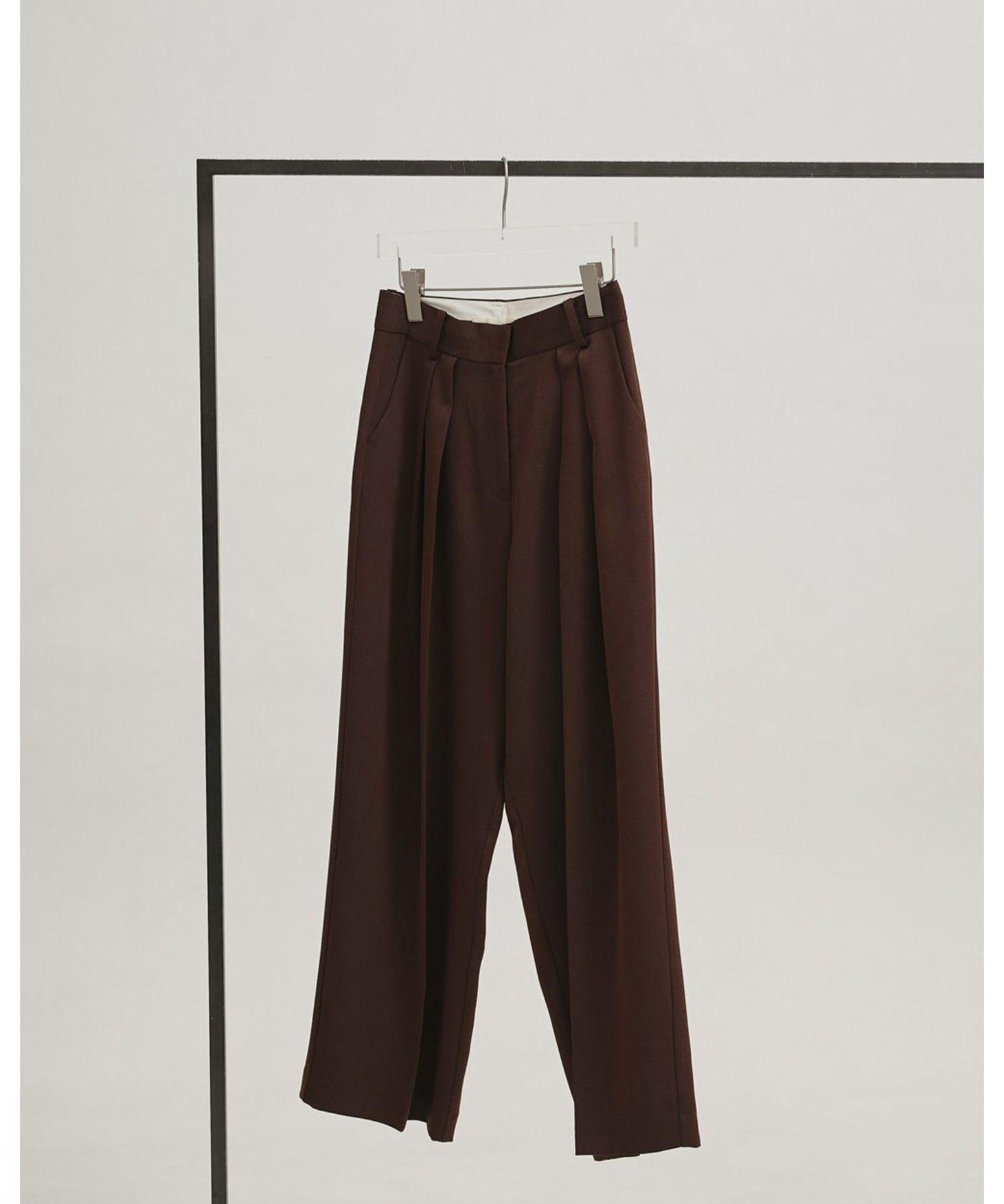 Tuck Wide Trousers