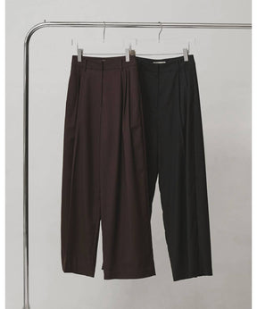 Lightweight Tuck Trousers