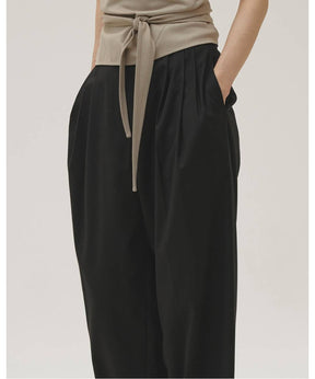 Lightweight Tuck Trousers