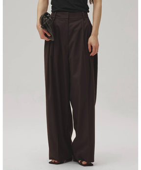 Lightweight Tuck Trousers