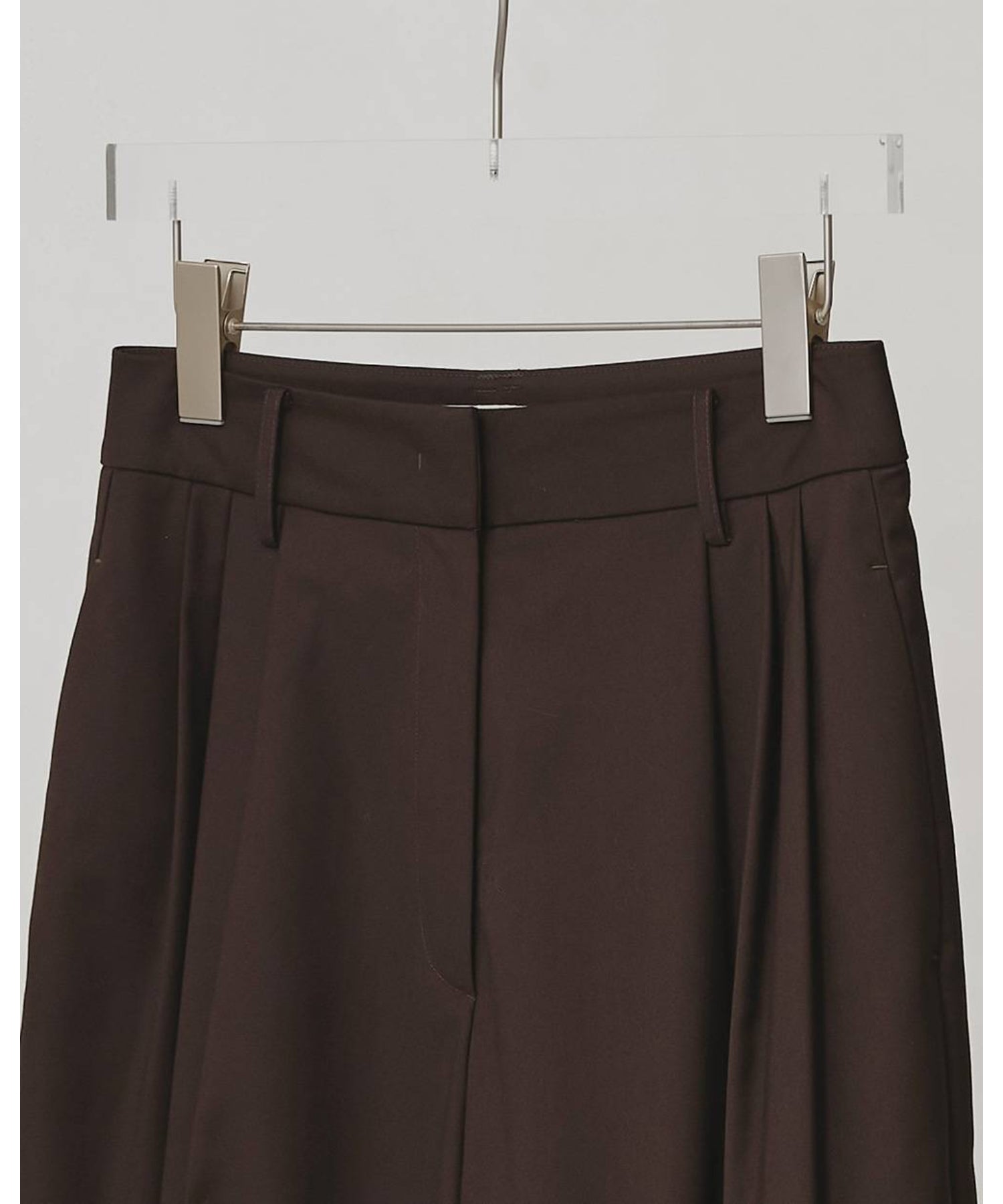 Lightweight Tuck Trousers