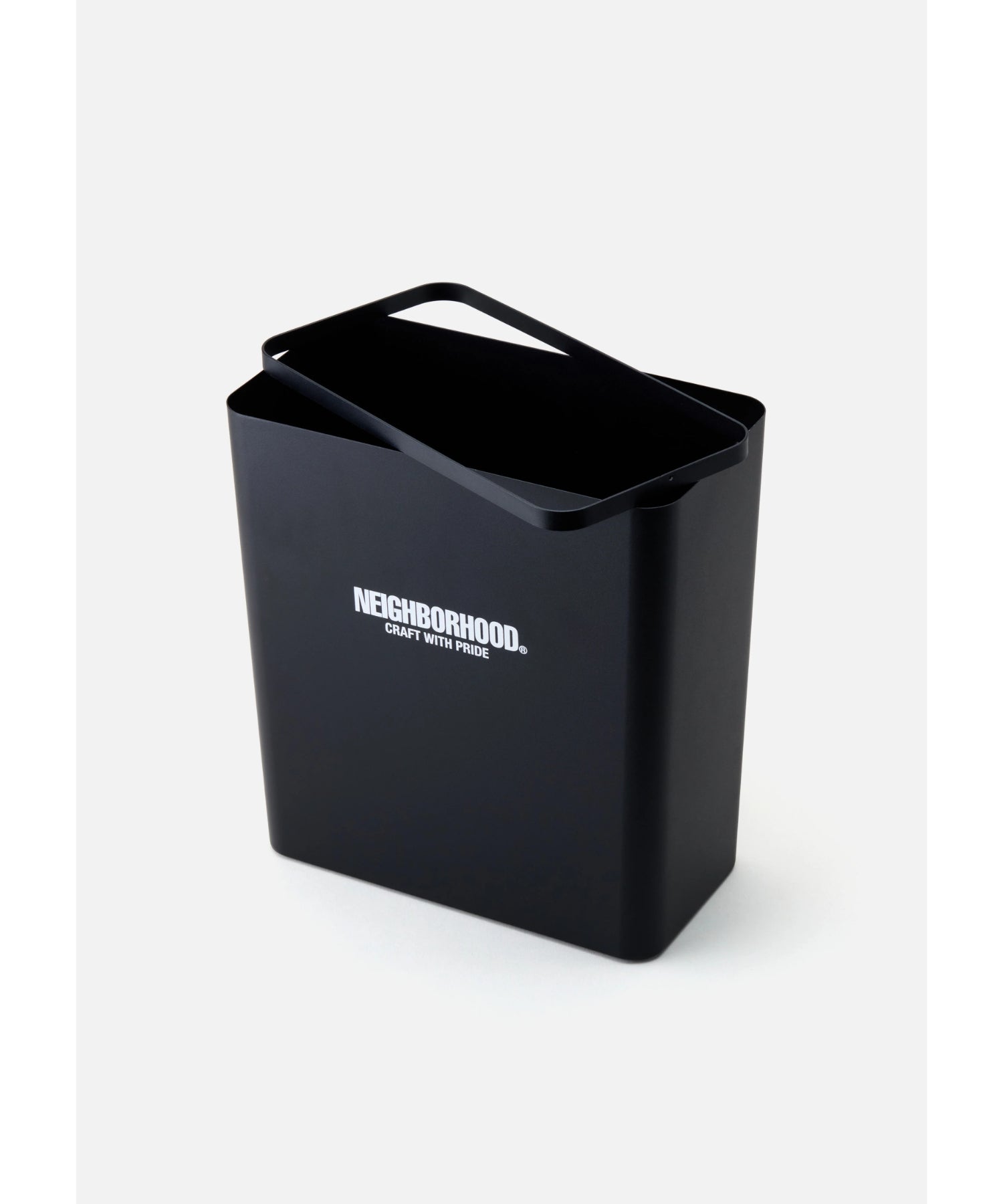 LOGO TRASH CAN