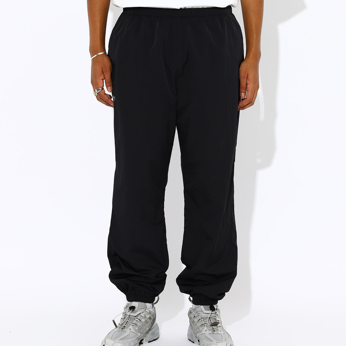 Acy×-ate NYLON CHAMBRAY TRACK PANTS - Acy (エイシー) - bottom (ボトムス) | FIGURE  ONLINE (フィギュアオンライン) 【公式通販】