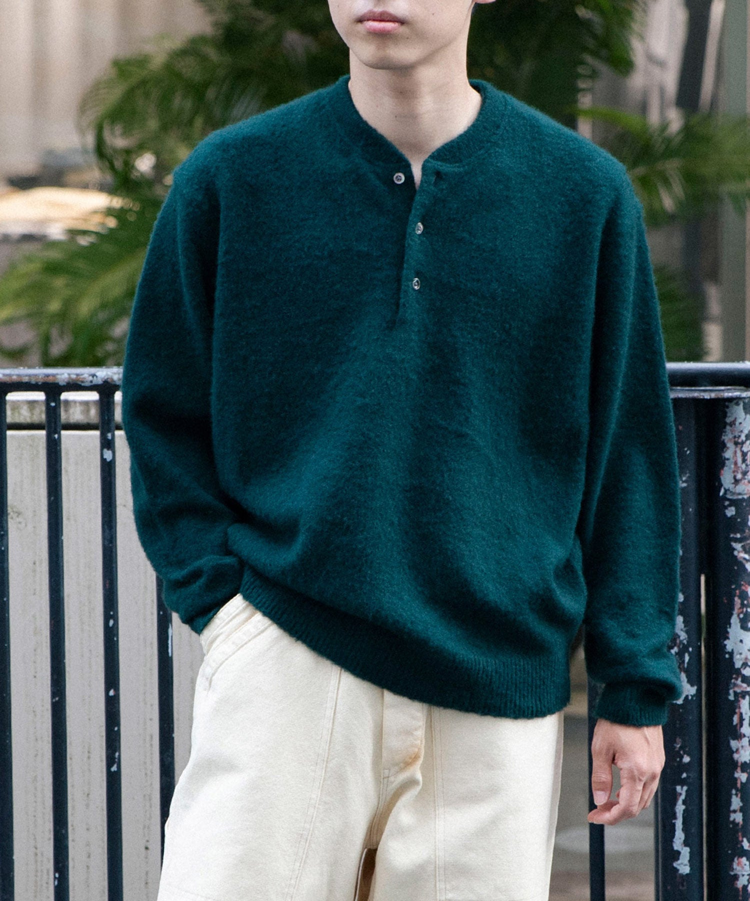 Cashmere Middle Gauge Henley Neck Sweater