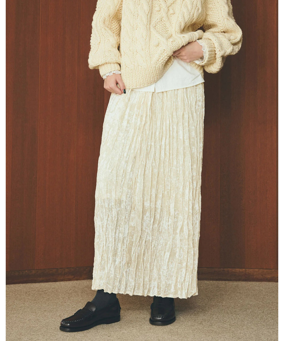 VELVET PLEATED SKIRT