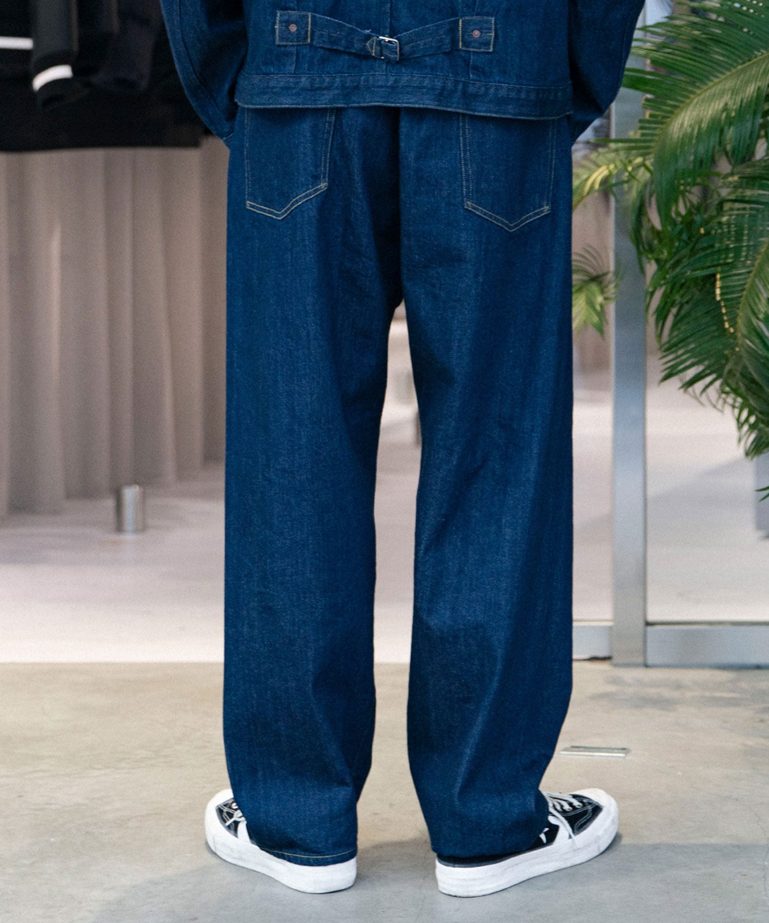 No.22 Washed Wide Denim Pants