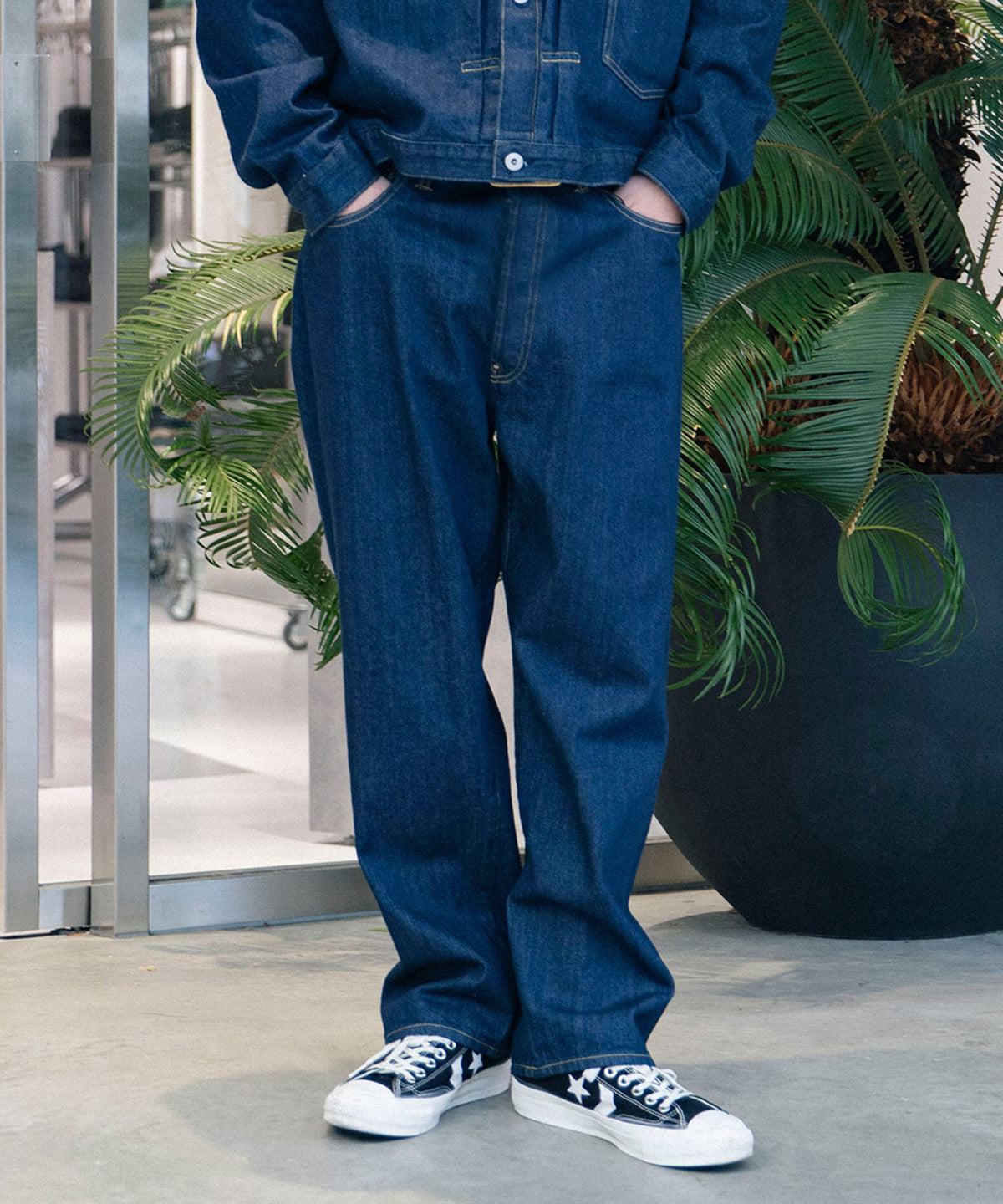 No.22 Washed Wide Denim Pants