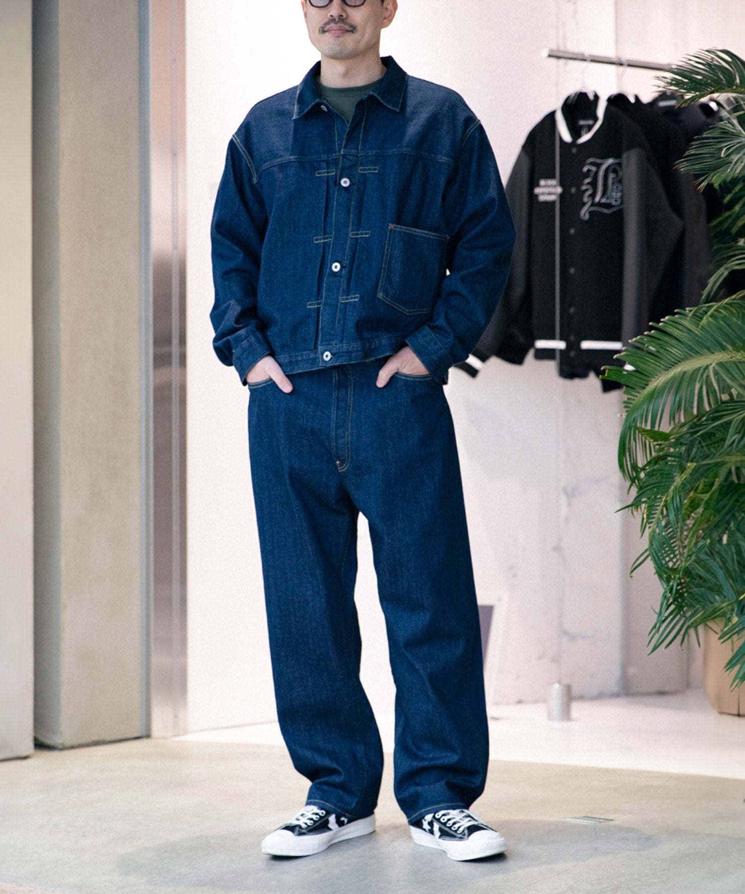 No.22 Washed Wide Denim Pants