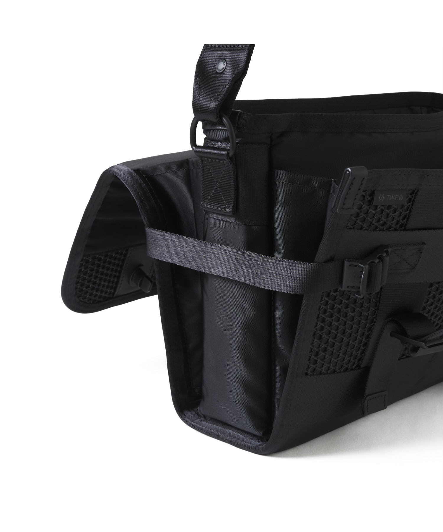 BOUNCE SHOULDER BAG