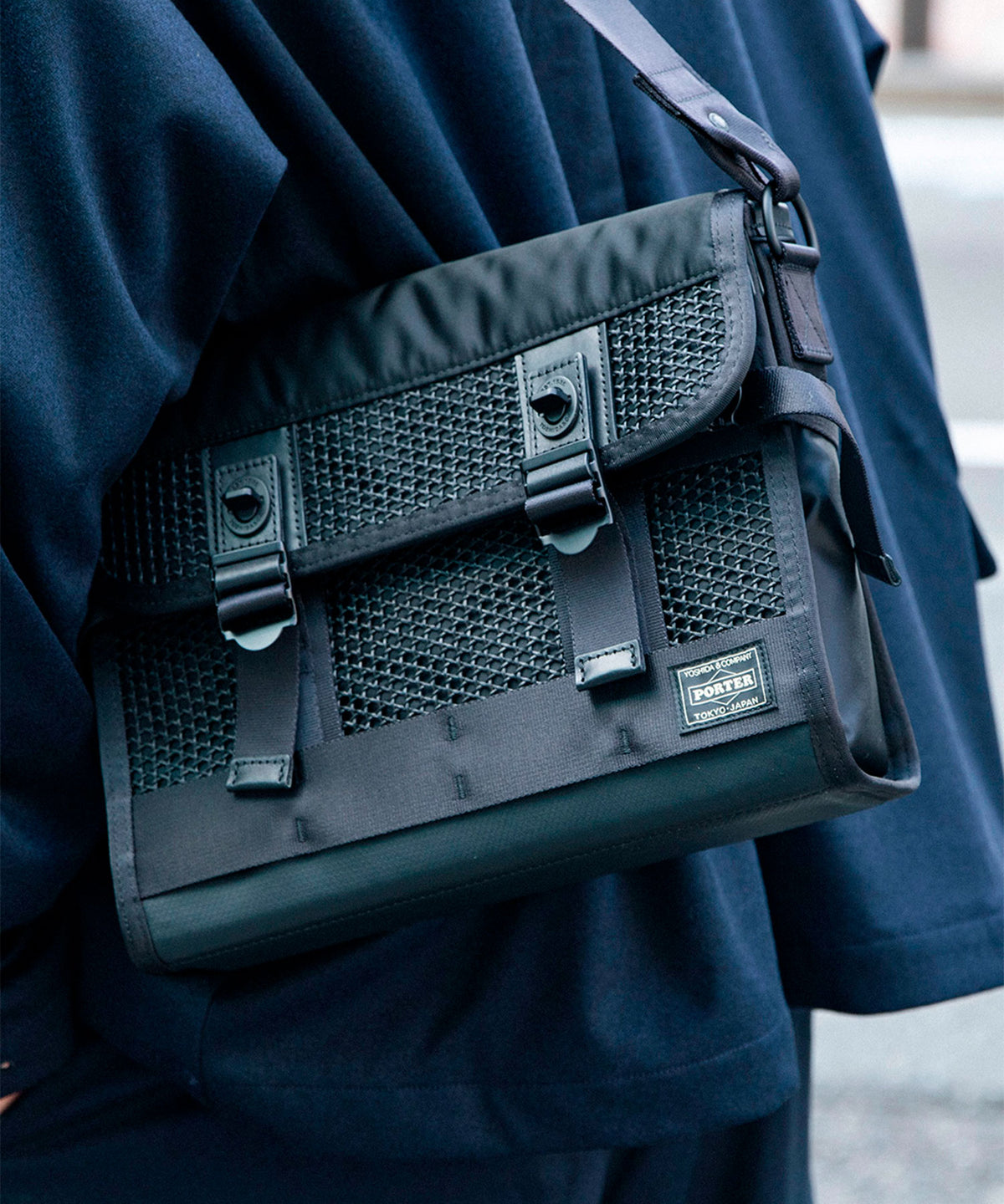BOUNCE SHOULDER BAG