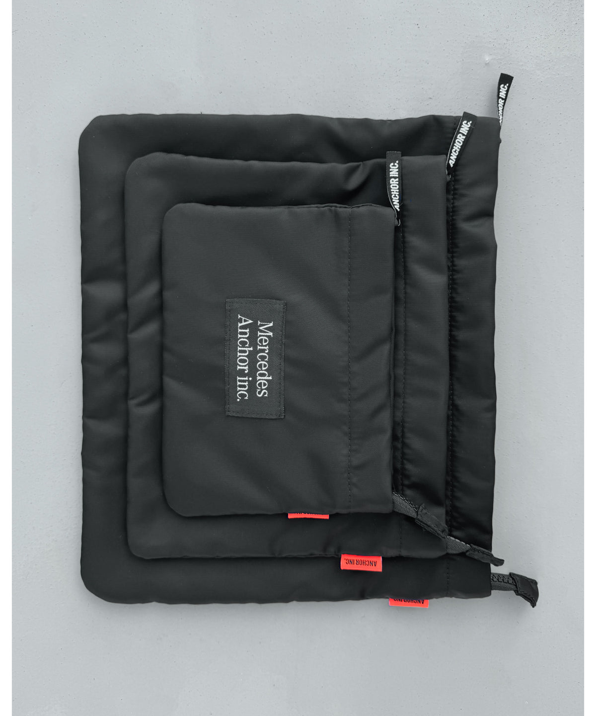 DETACHABLE ZIP POUCH SET