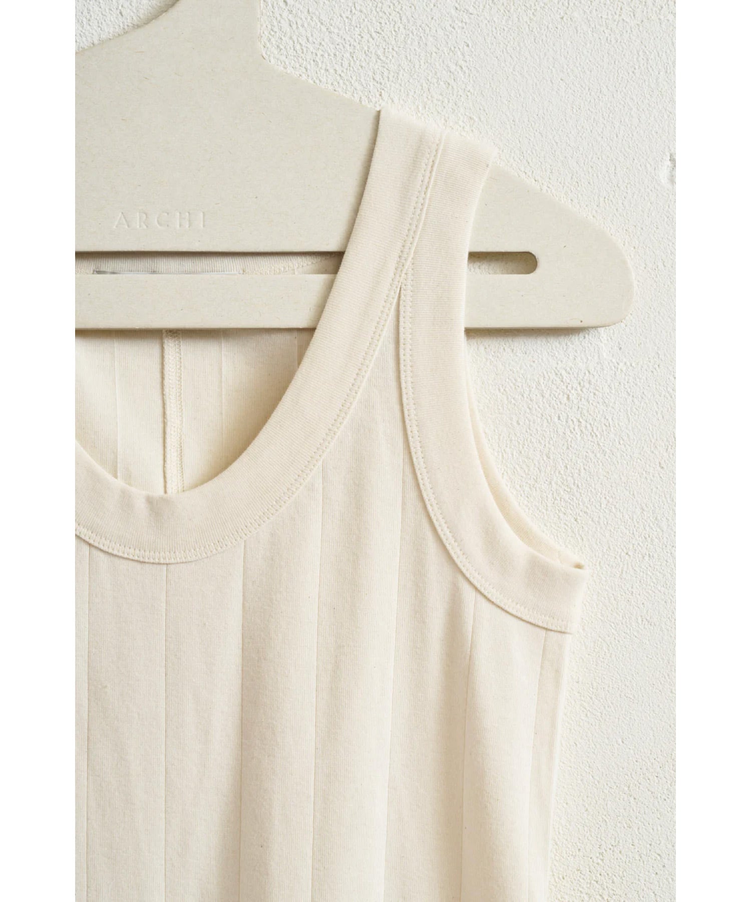 OMIT RIB TANK