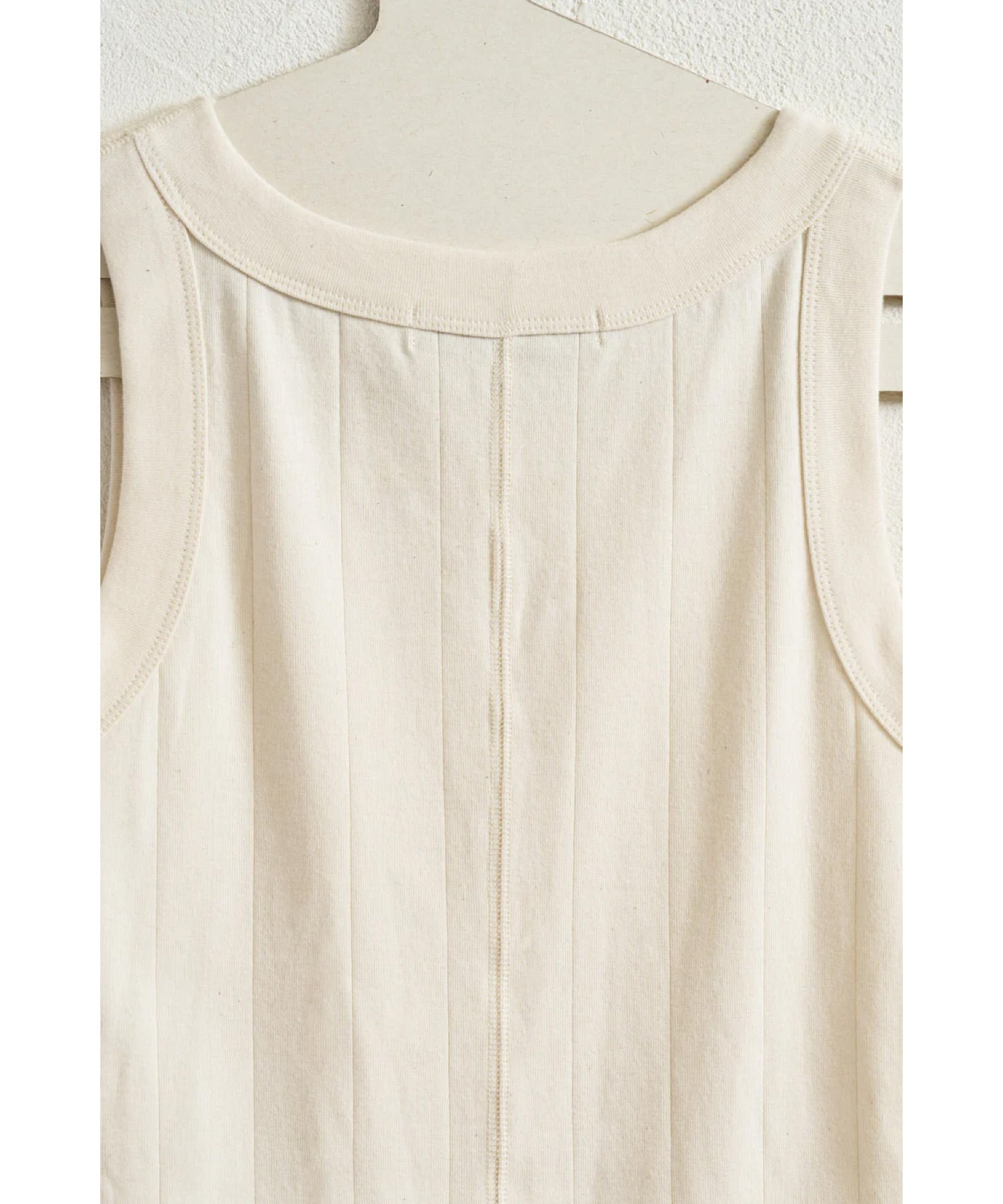 OMIT RIB TANK