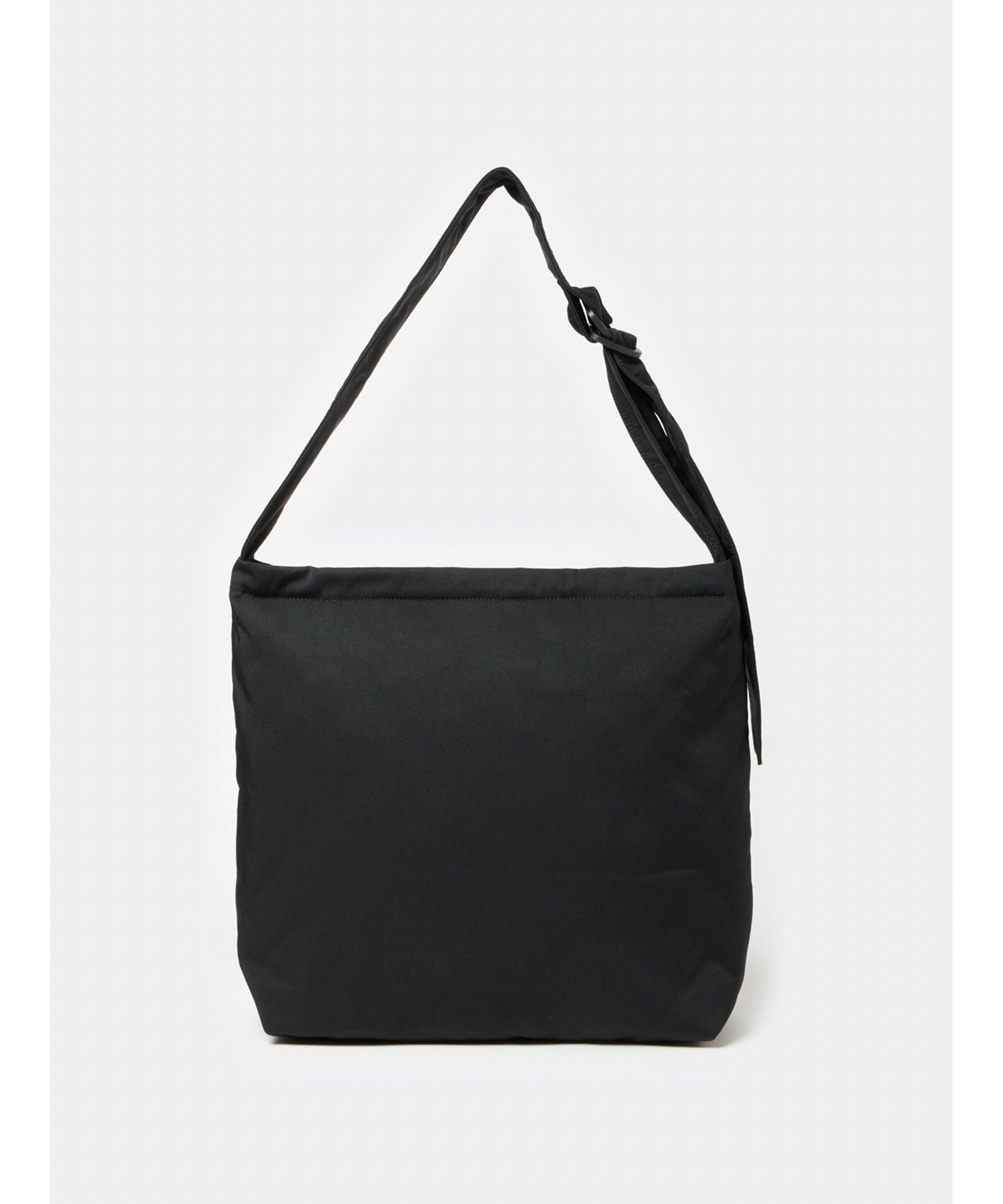 TECH SLING BAG