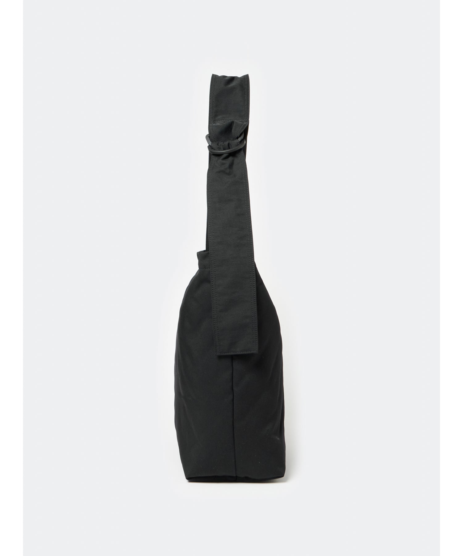 TECH SLING BAG