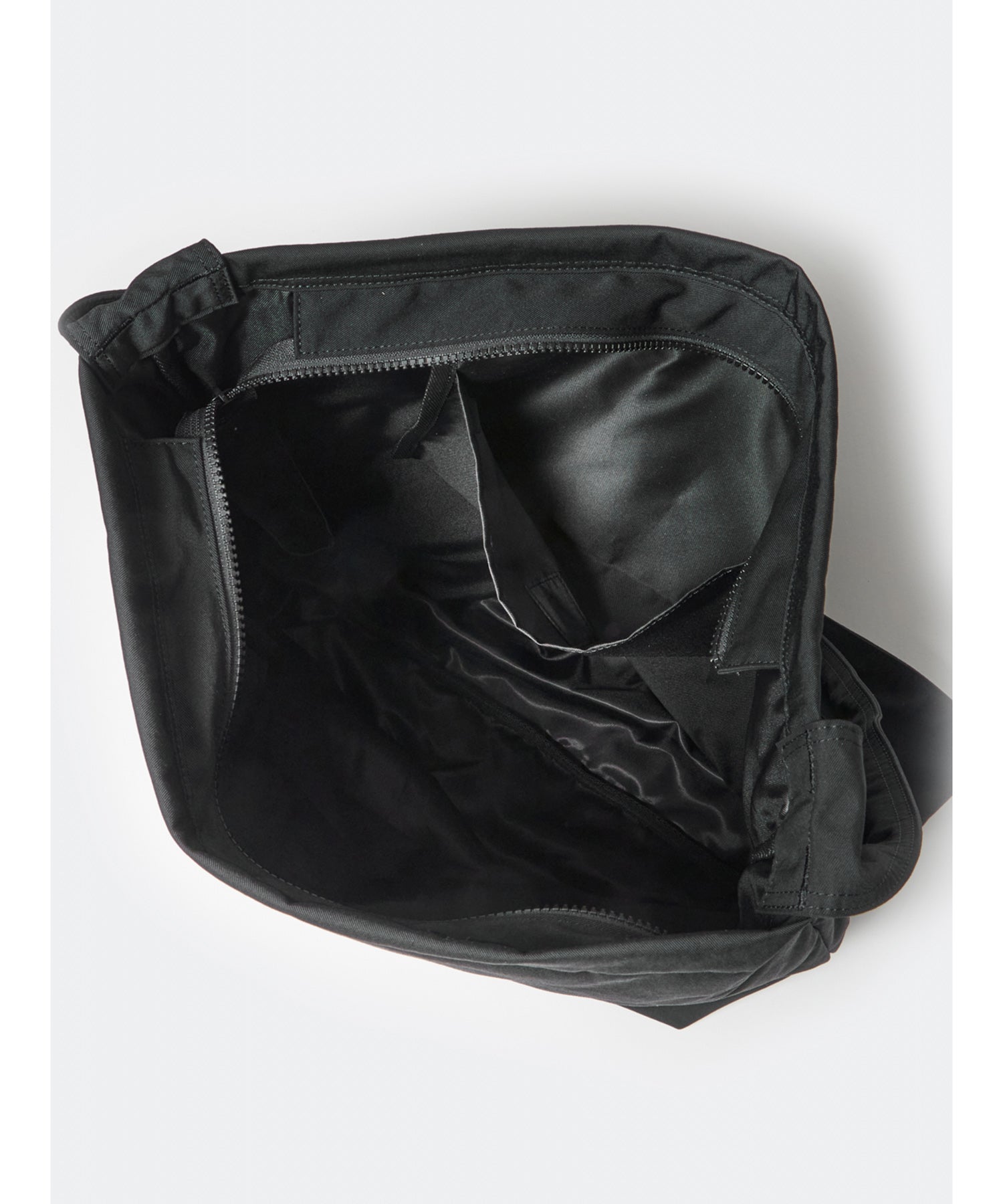 TECH SLING BAG
