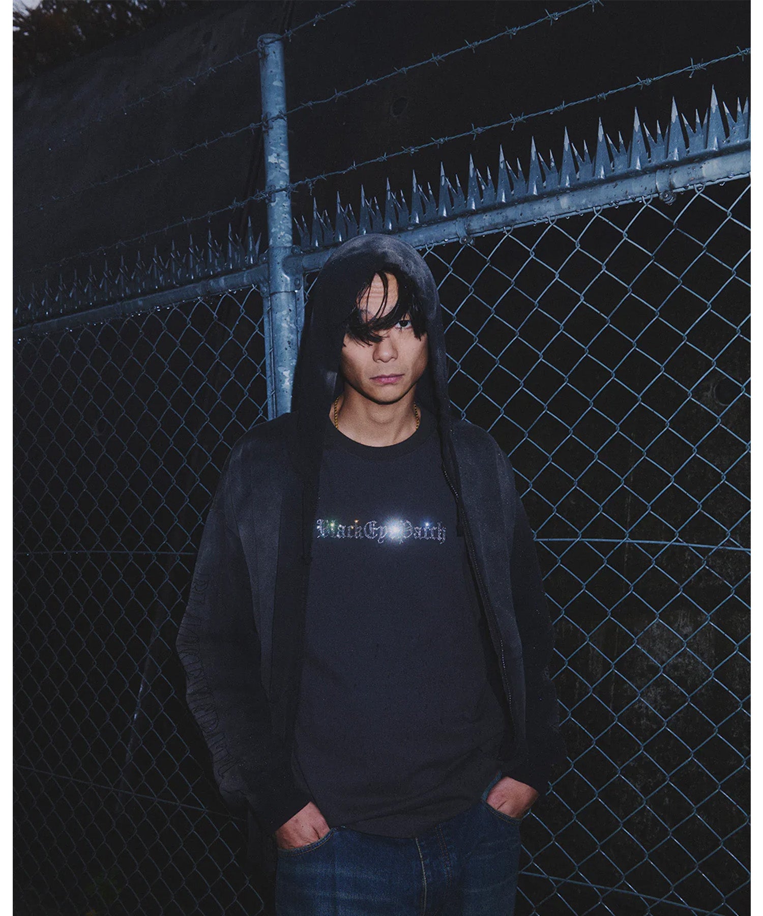 RHINESTONED OE LOGO L/S TEE