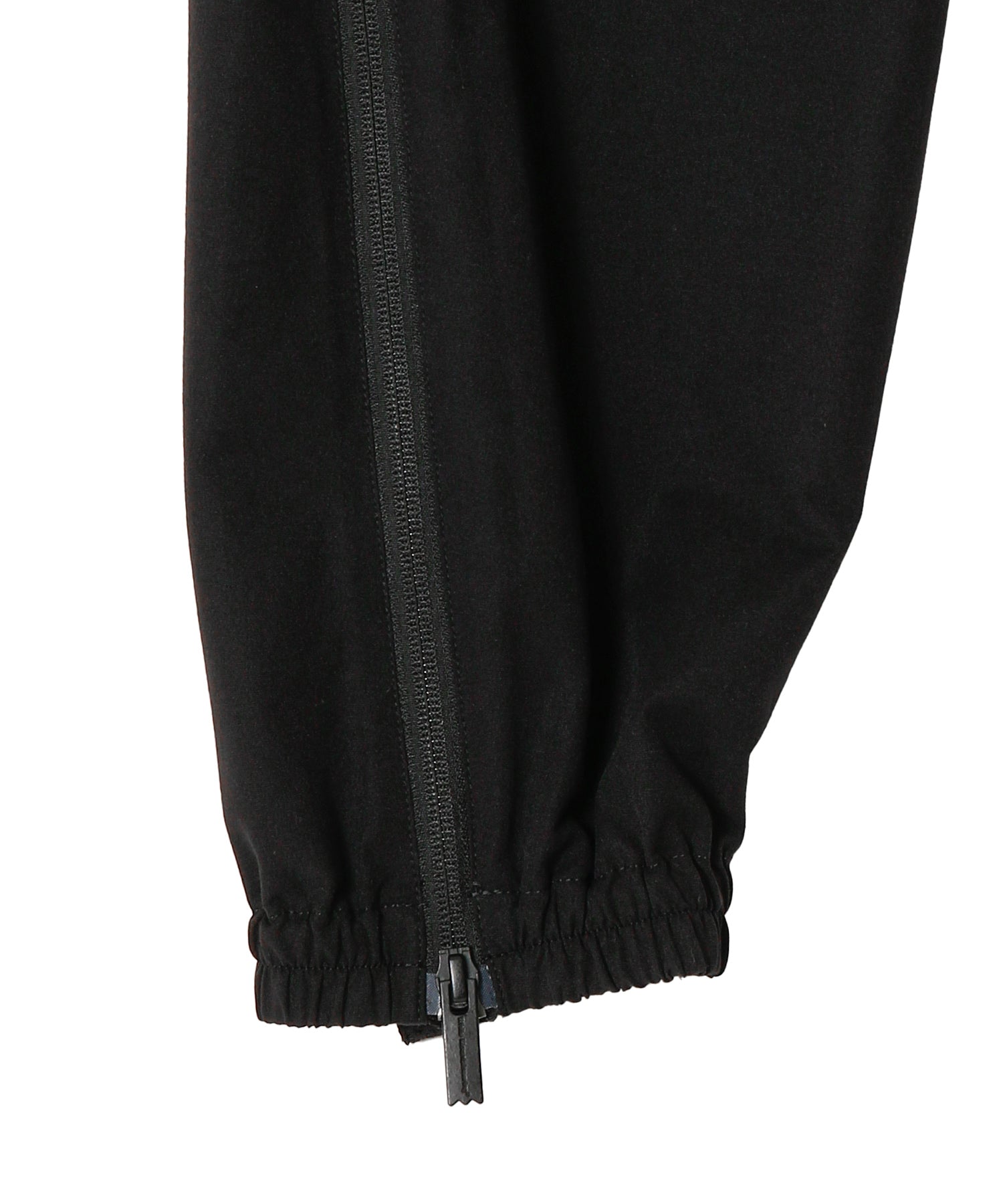 KNEE TUCK JOGGER PANTS