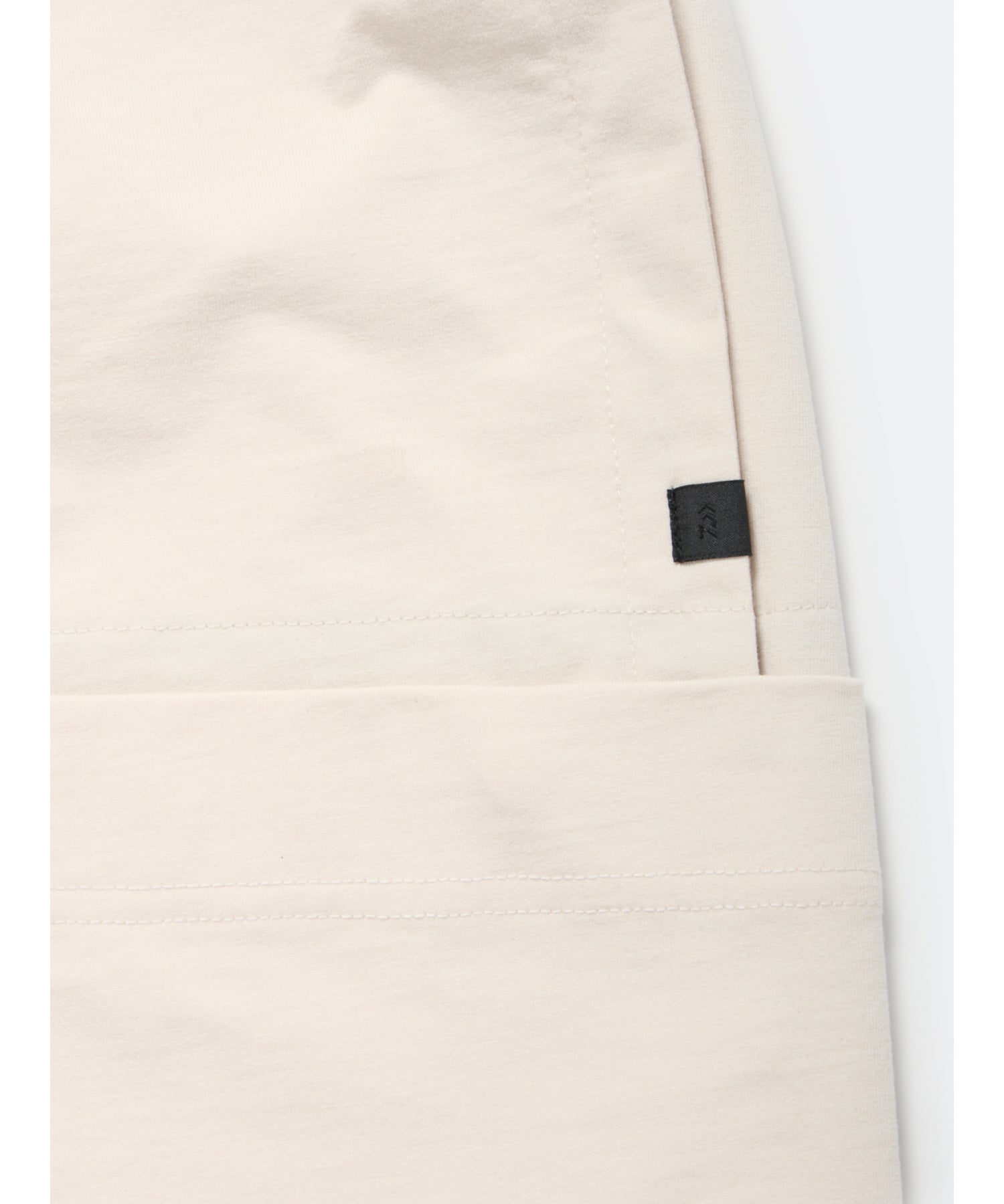 TECH SIDE POCKET SHORTS Brewed Protein