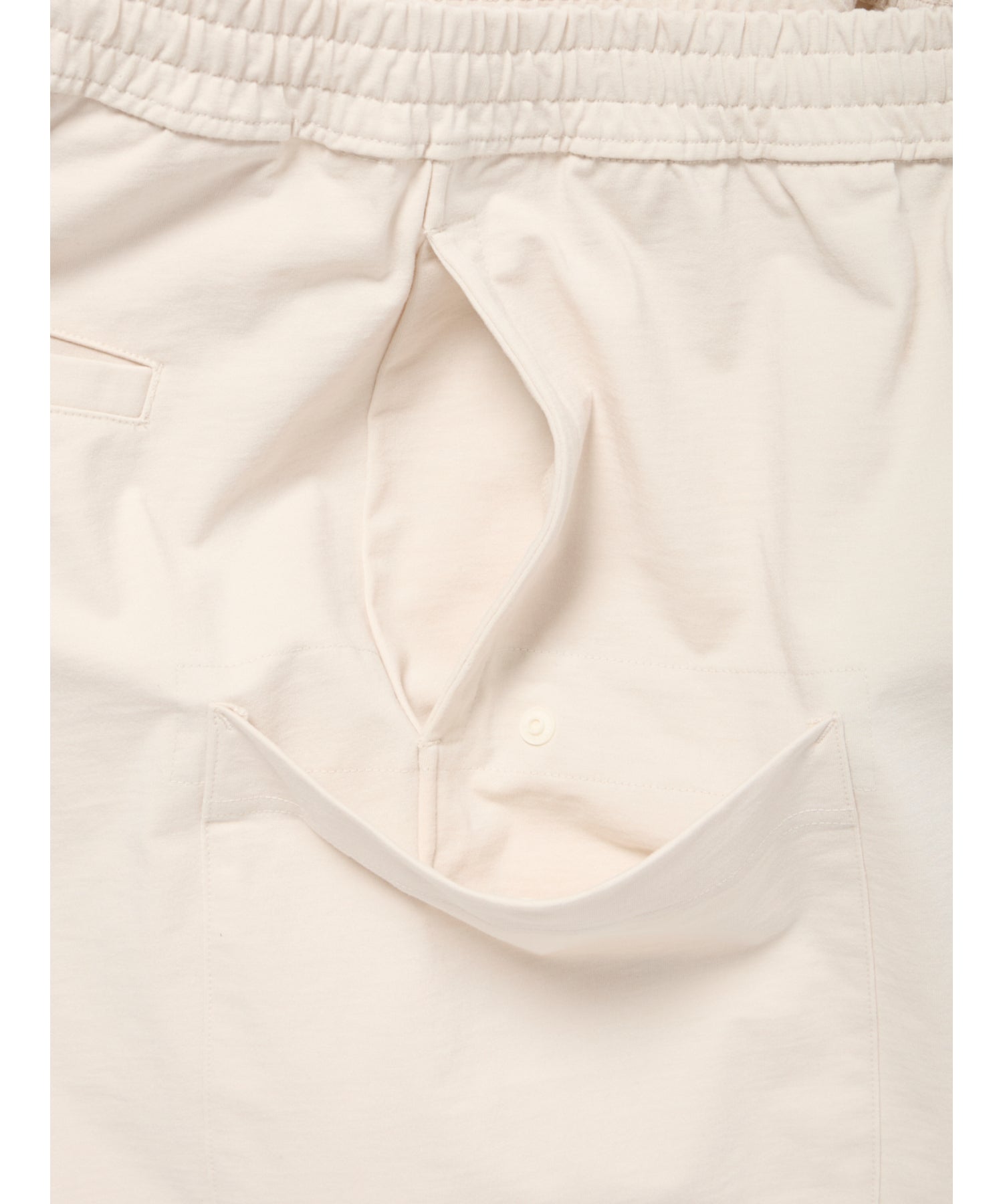 TECH SIDE POCKET SHORTS Brewed Protein