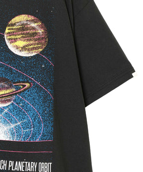 PLANET TEE