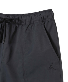 ESS WOVEN SHORT