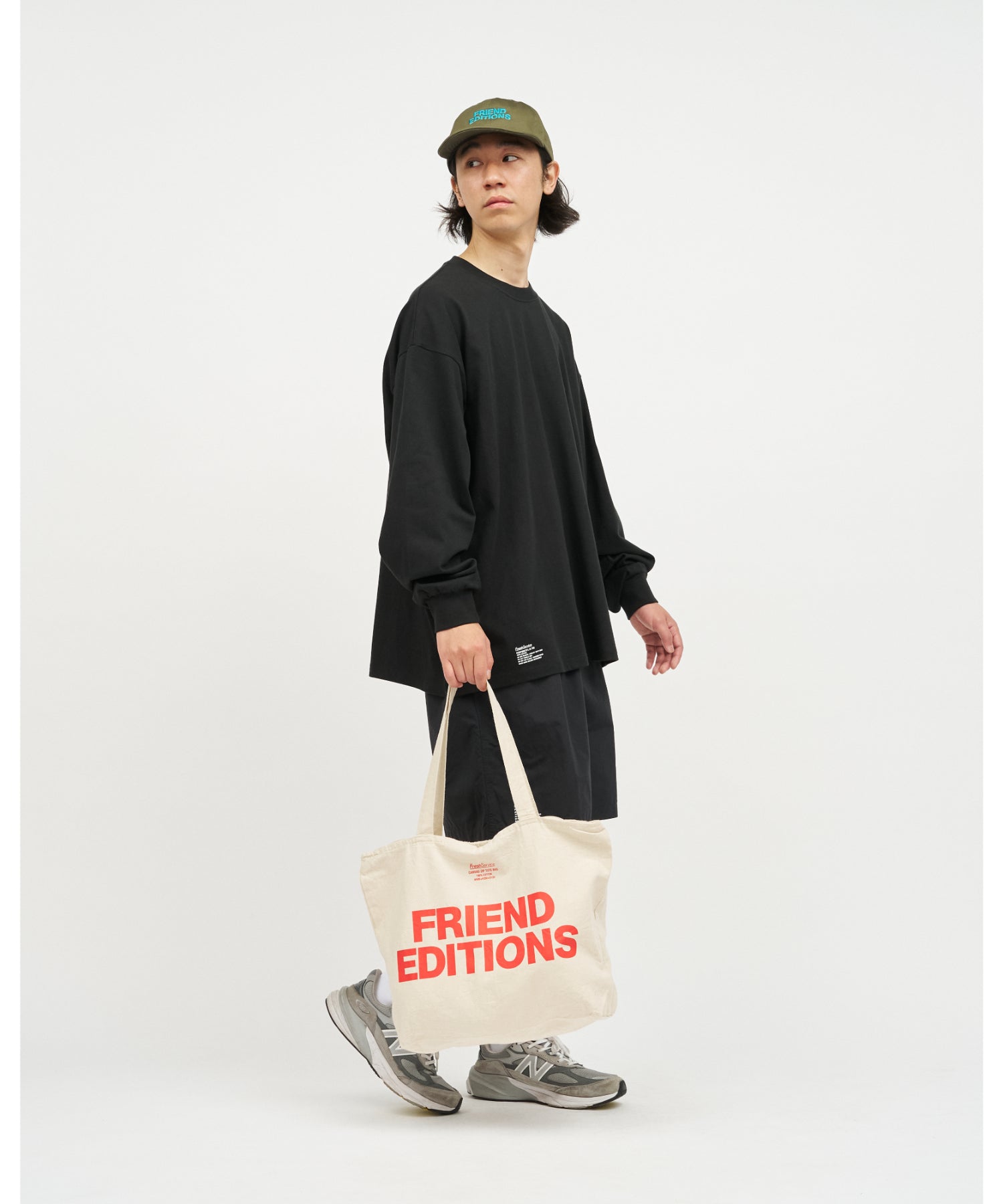 FRIEND EDITIONS CANVAS ZIP TOT