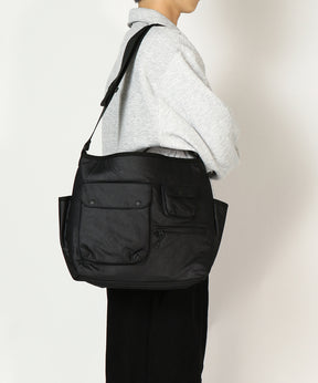 TECH REVERSIBLE ONE SHOULDER BAG