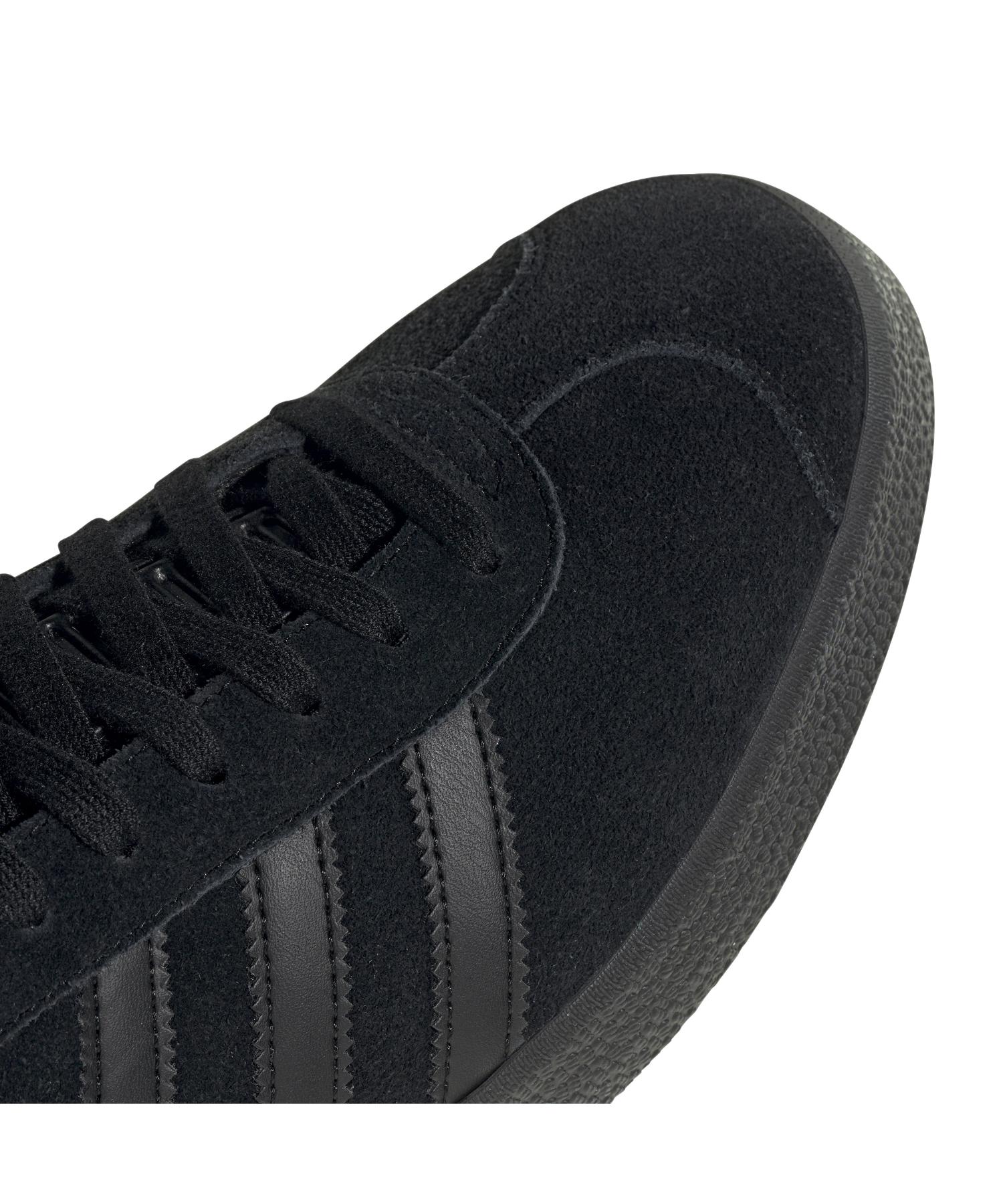 GAZELLE ALL BLACKS