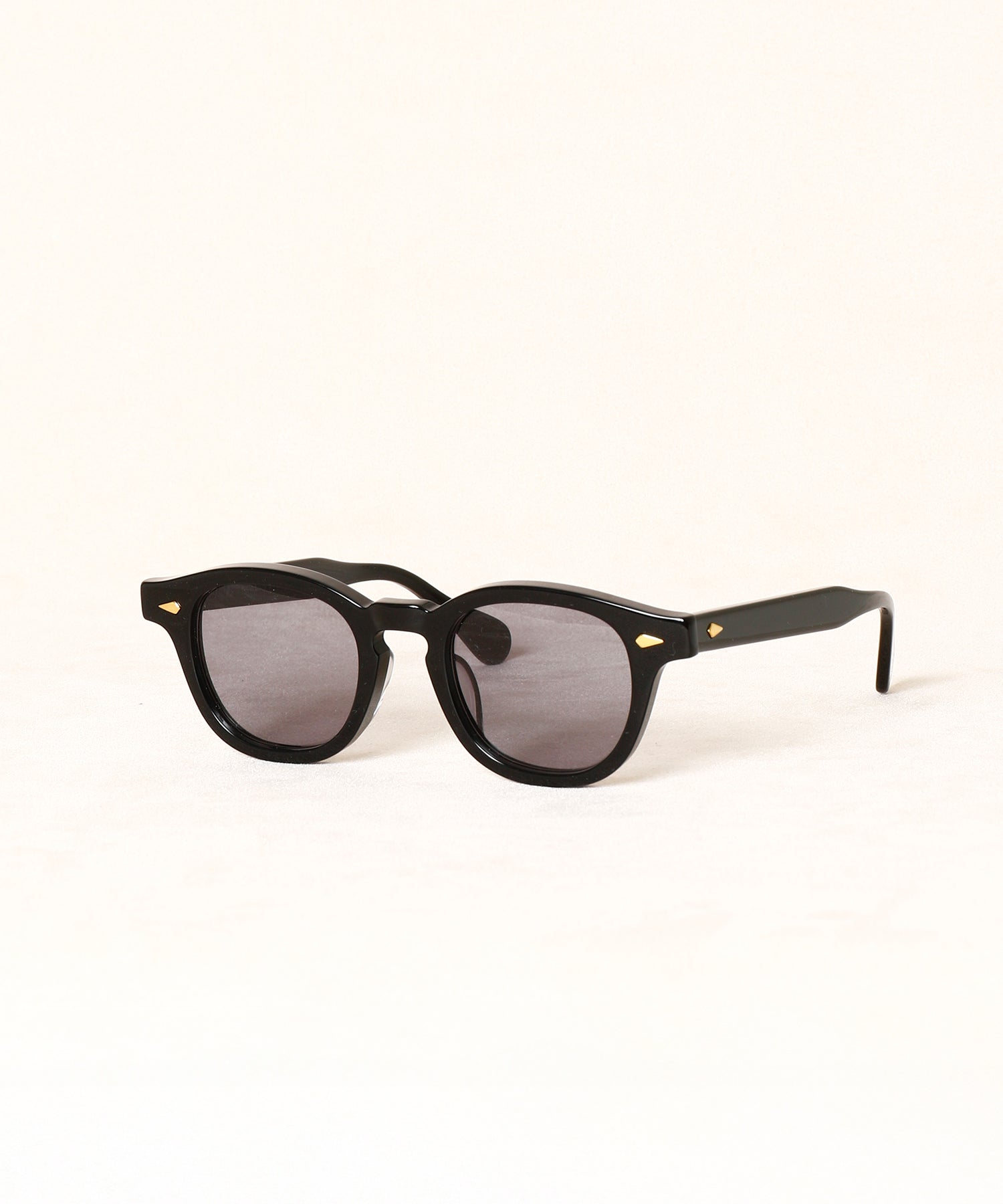 AR 46/22 Black/Gold Rivet