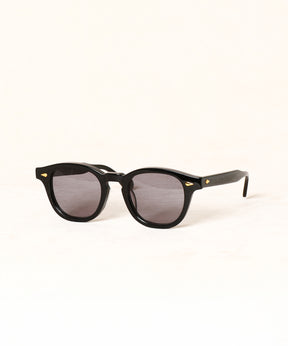 AR 48/22 Black/Gold Rivet