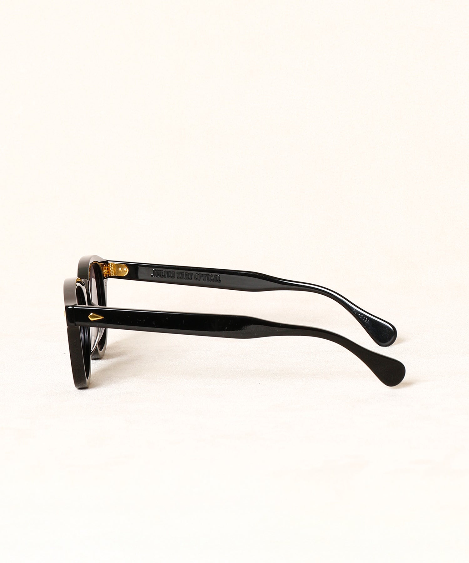 AR 48/22 Black/Gold Rivet