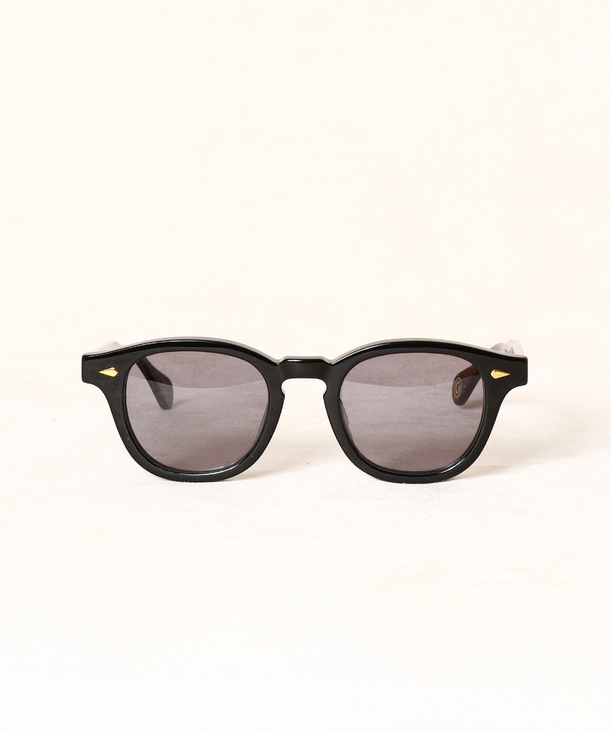 AR 48/22 Black/Gold Rivet