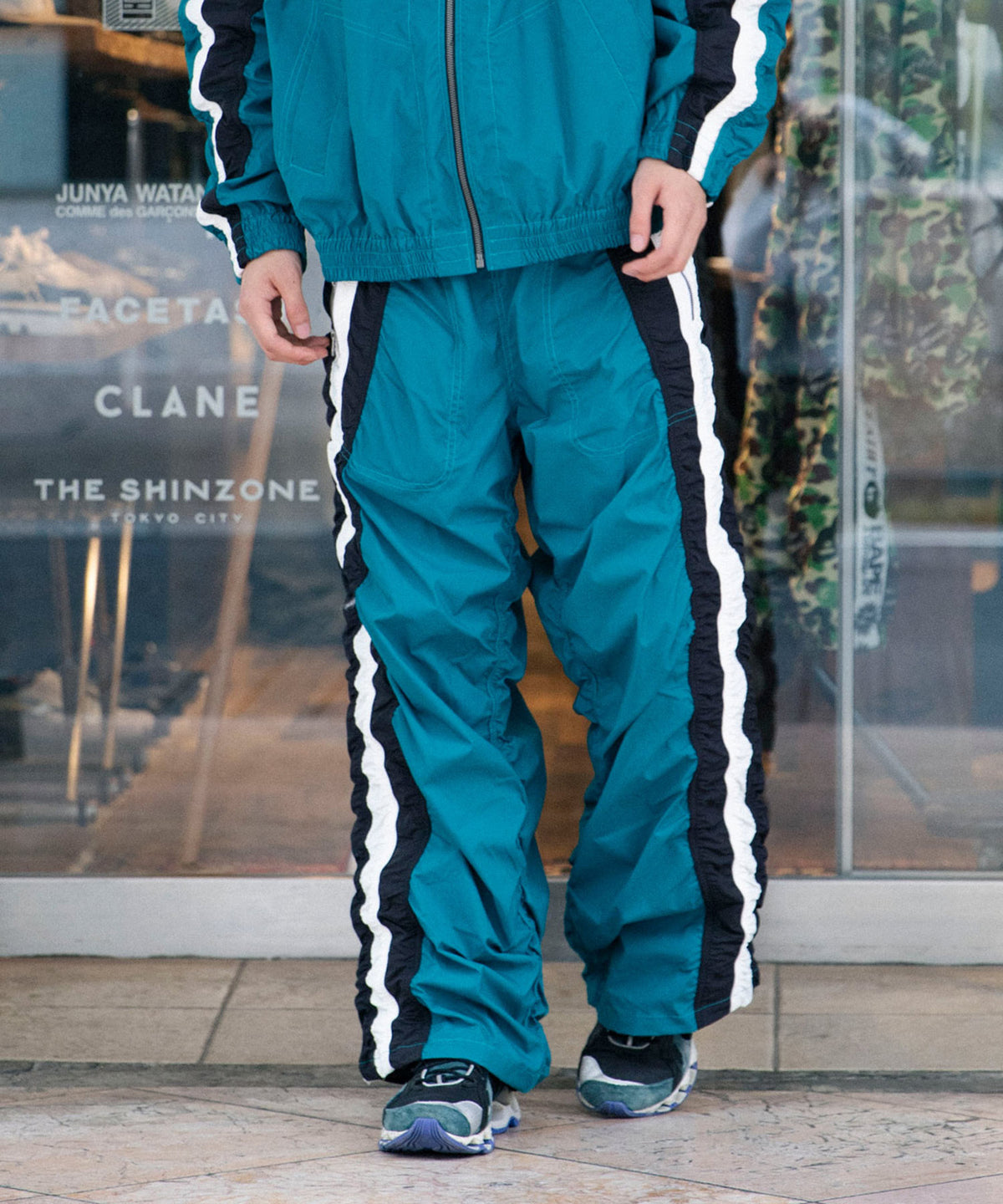 GATHERED SEAM TRACK PANTS