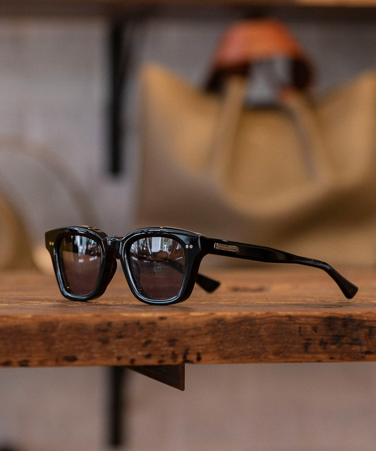 FLANERY / BLACK CLYSTAL