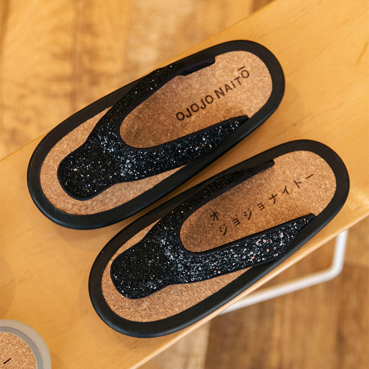 OJOJO 01 / GLITTER BLACK / CORK_LOGO - OJOJO NAITO (オジョジョ