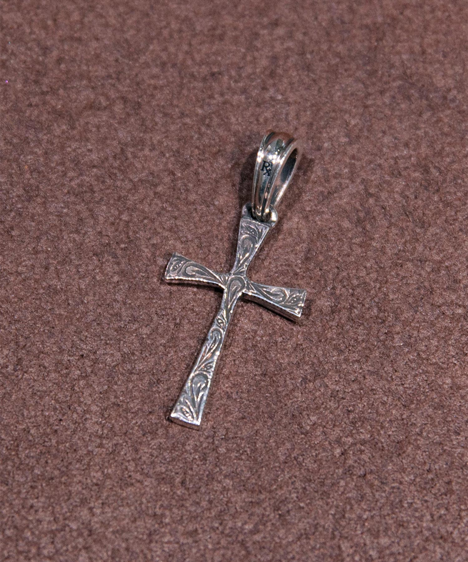 Engraved Tiny Cross Pendant - ANTIDOTE BUYERS CLUB (アンチドート